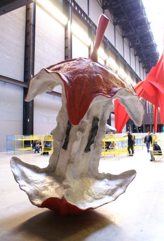 Tate Modern apple