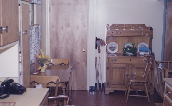 3825 dining area