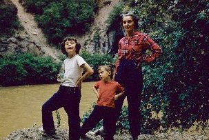 Kathleen, Joan and Mom