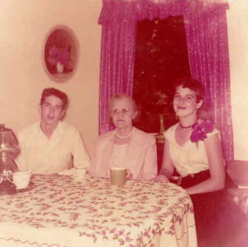Don, Momoo, Junie