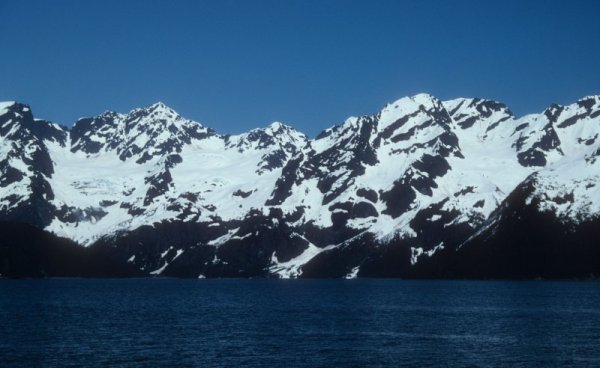 mountains on the bay