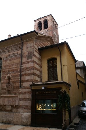 shop next to San Giovanni