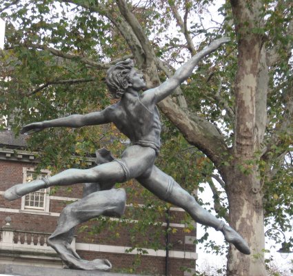 Dance statue