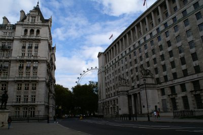 glimpse of London Eye
