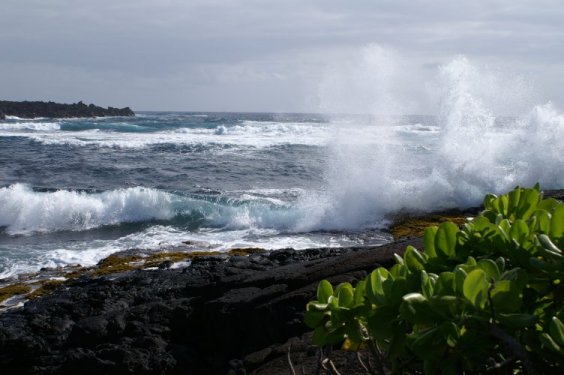 Splashing waves