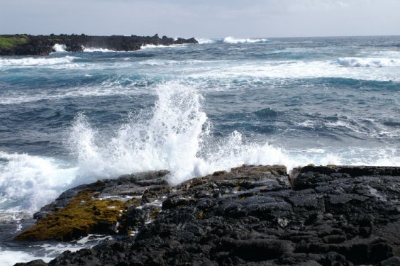 Splashing waves
