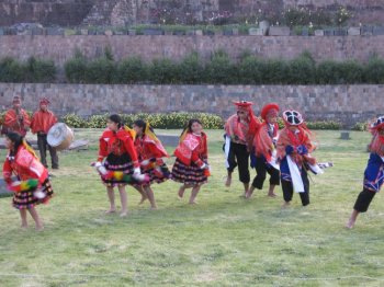 Kids dancing