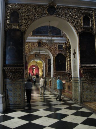 Side aisle, San Pedro