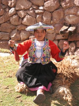 Awanakancha weaver